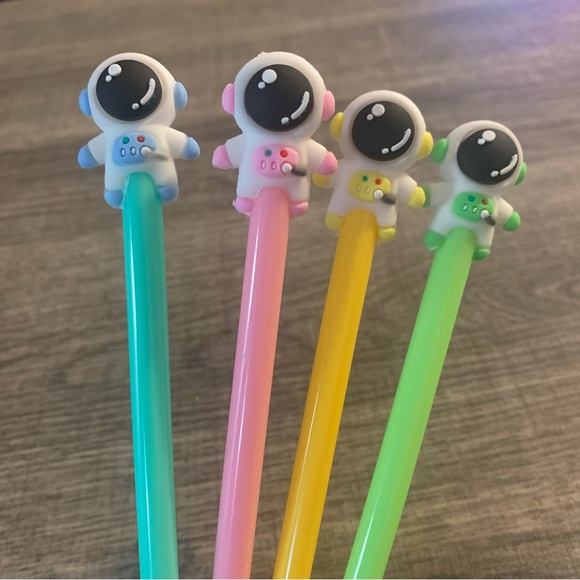 🍒🍒 2 Astronaut Pens❗️Price Firm❗️ - Picture 6 of 6